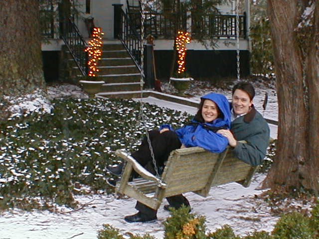 RobRaechelSwing.JPG (102481 bytes)