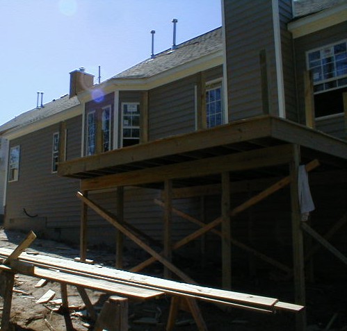 deckinprogress.JPG (54191 bytes)