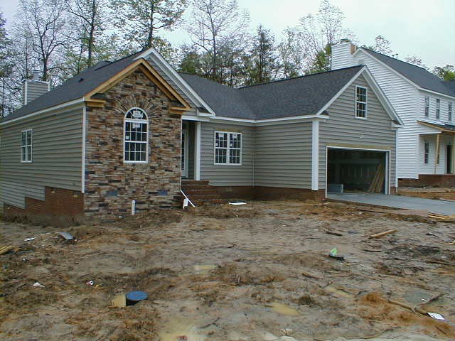 houseleft.JPG (106603 bytes)